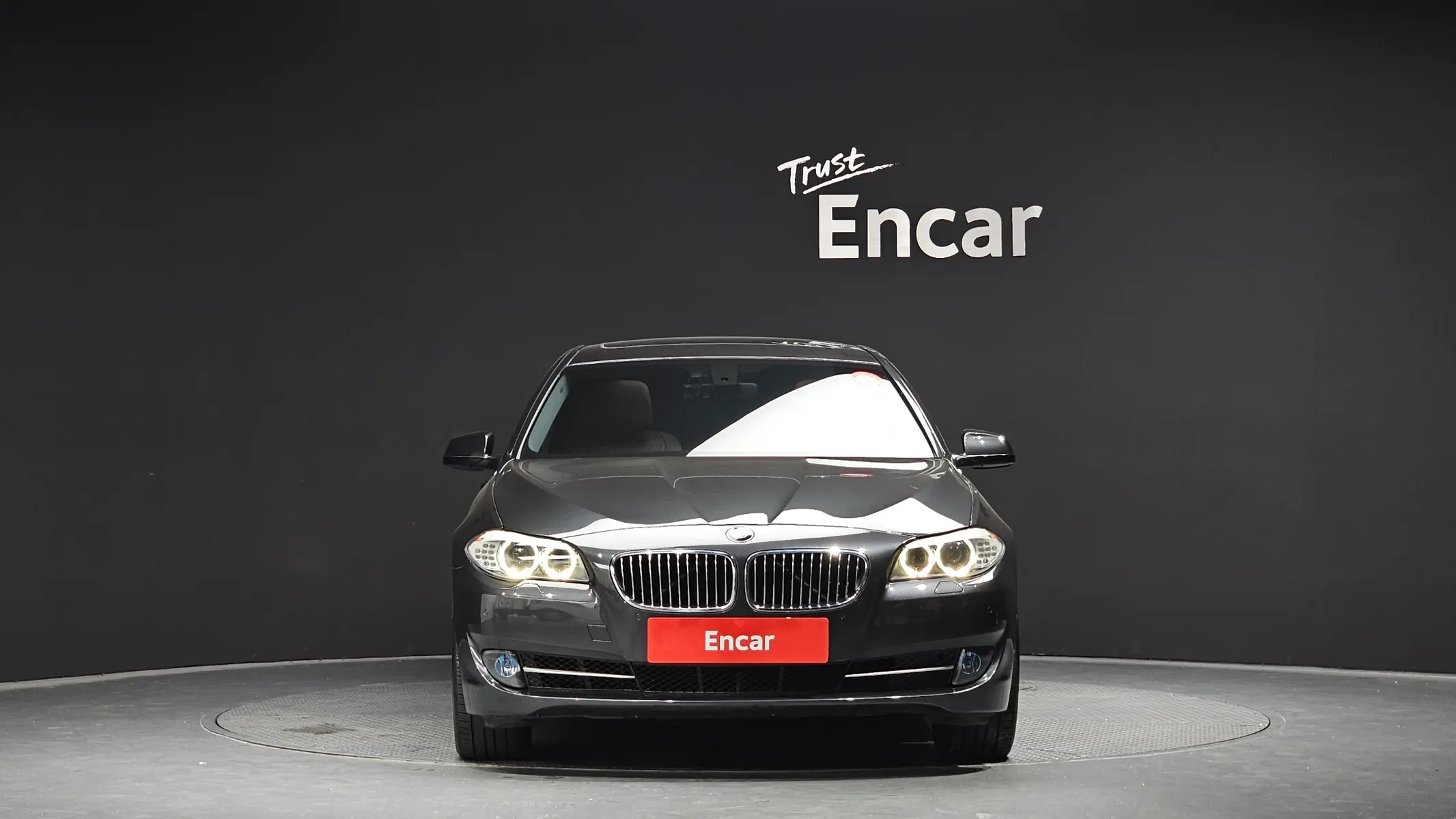 BMW 5 Series (F10) 528i xDrive 2013 3/21