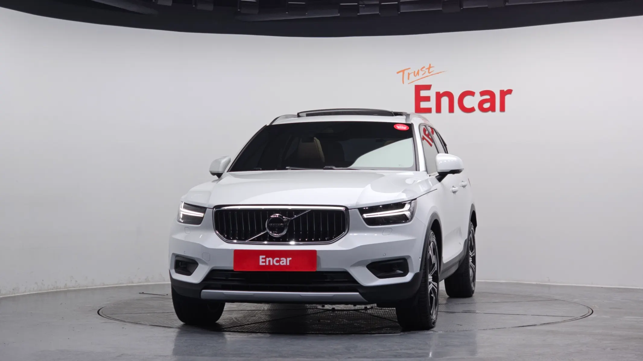 Volvo XC40 T4 2019 2/5