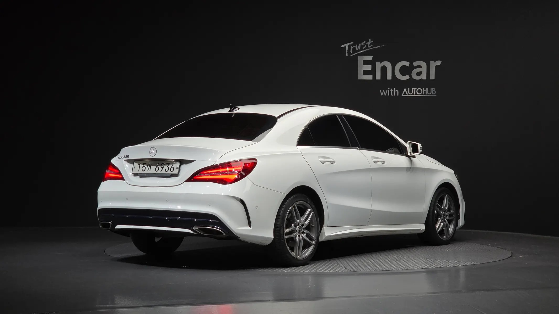Mercedes-Benz CLA-Class C117 CLA220 AMG Line 2018 2/21