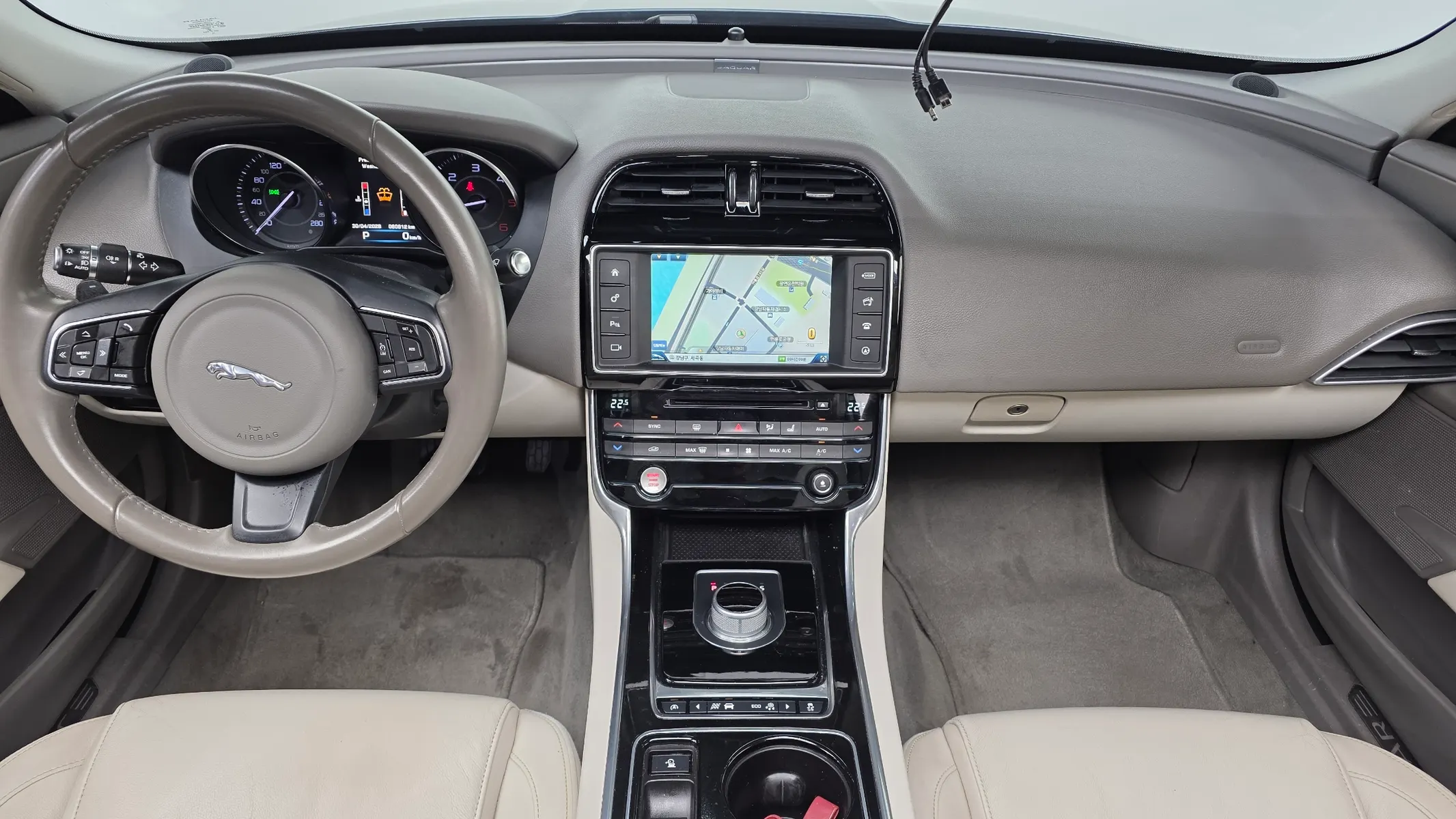 Jaguar XE 20d 2015 4/5