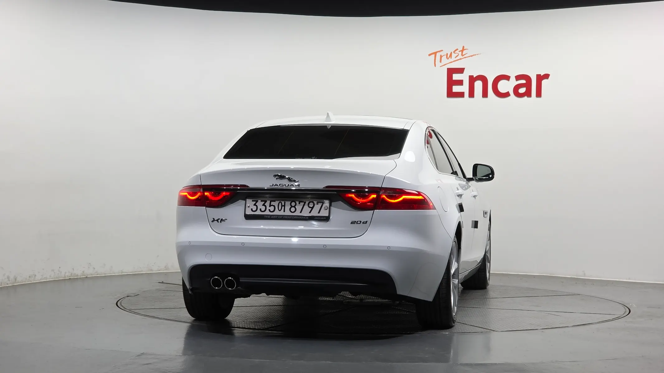 Jaguar XF (X260) 20d 2019 3/5