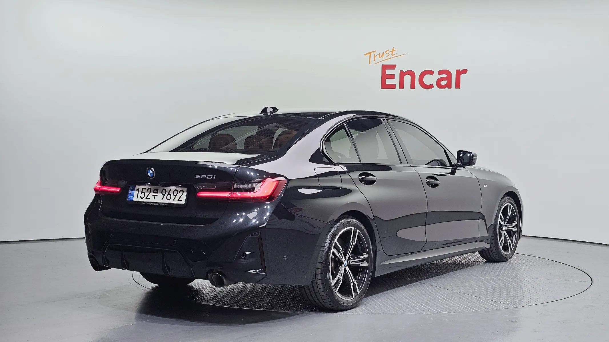 BMW 3 Series (G20) 320i M 2023 2/34