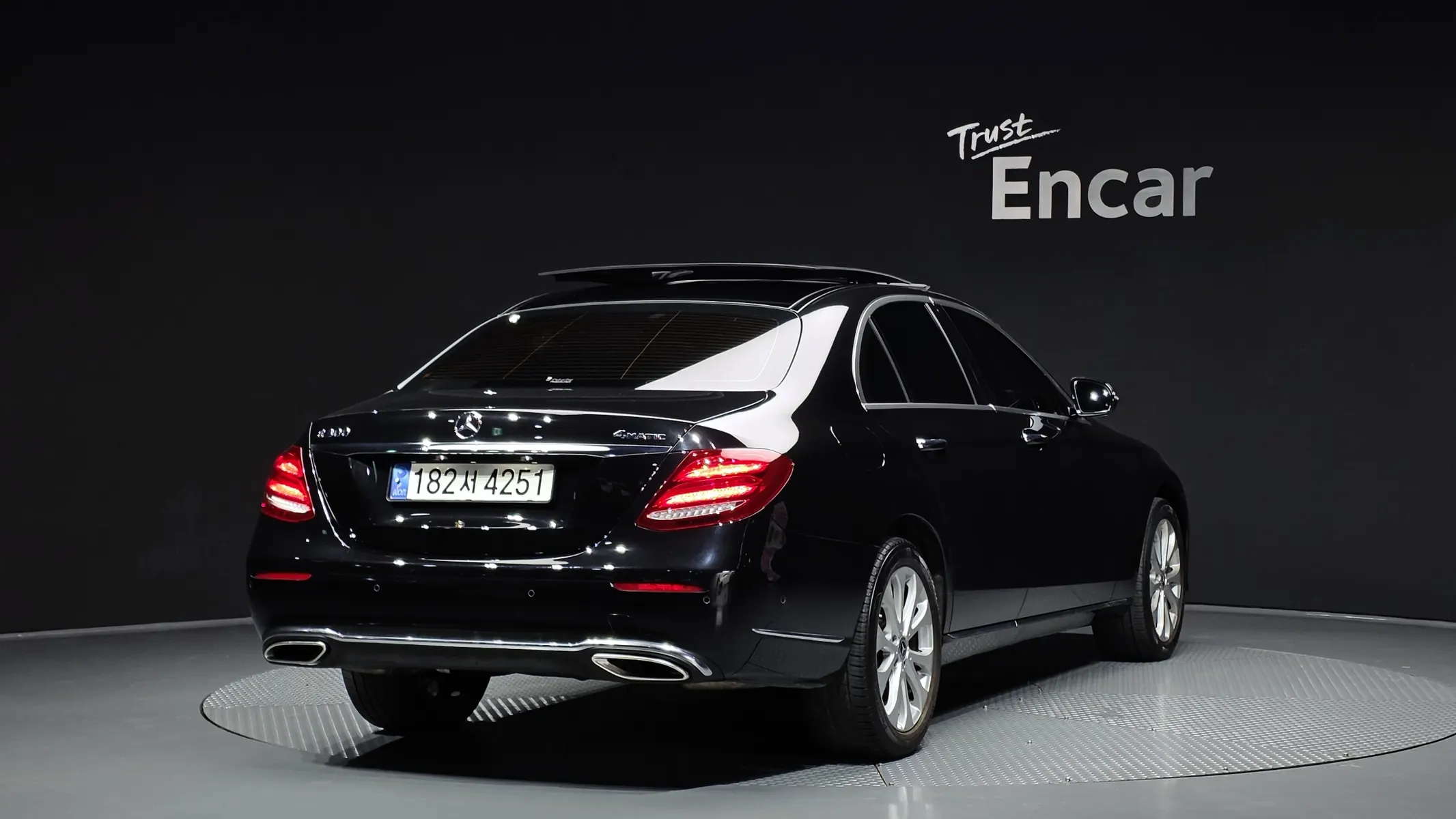 Mercedes-Benz E-Class W213 E300 4MATIC 2019 2/31