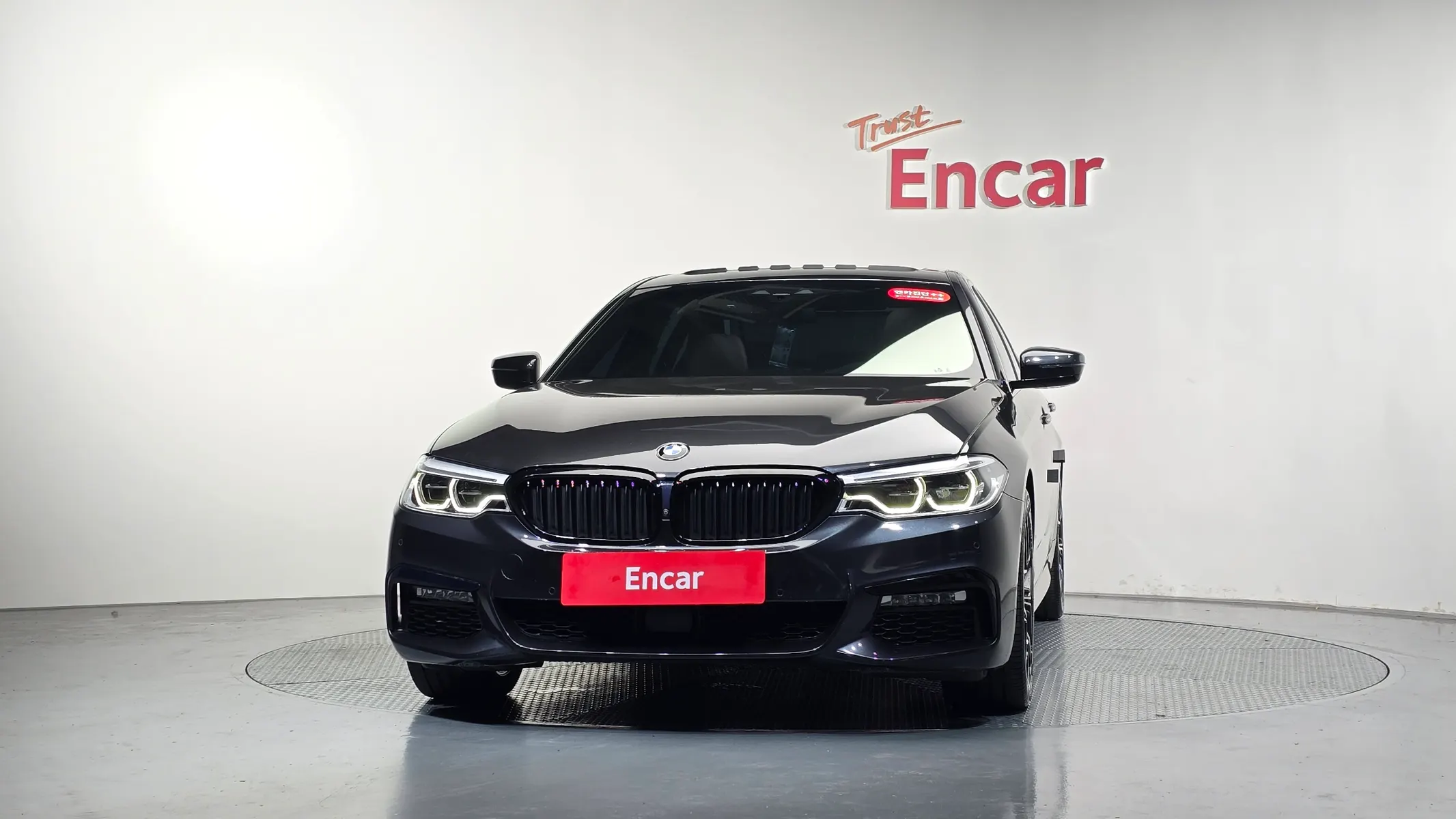 BMW 5 Series (G30) 530i M 2018 2/36