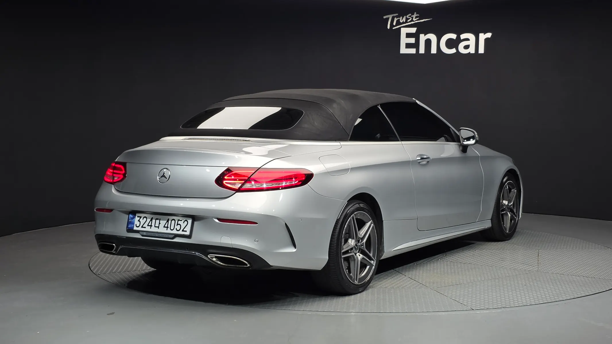 Mercedes-Benz C-Class W205 C200 2019 32/33