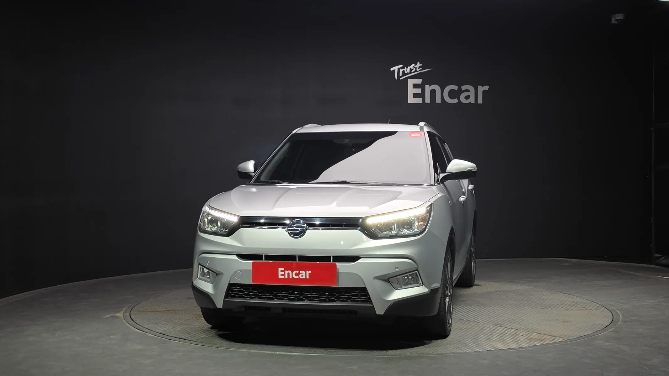 KG Mobility Tivoli LX 2WD 2015 2/5