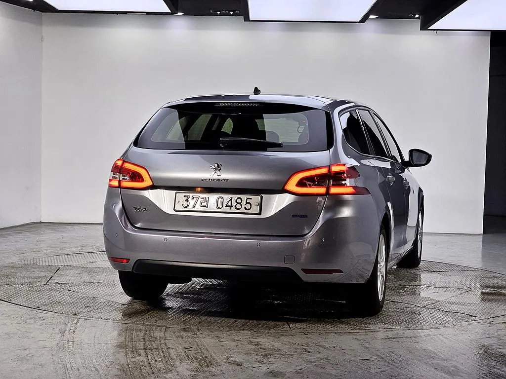 Peugeot 308SW 2 1.6 BlueHDi 2015 2/5
