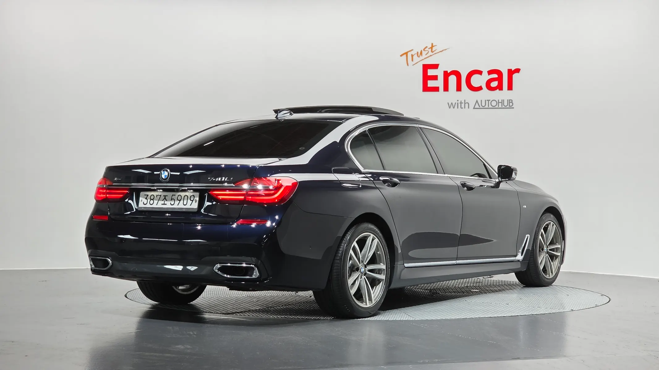 BMW 7 Series (G11) 740Li xDrive M 2017 2/21