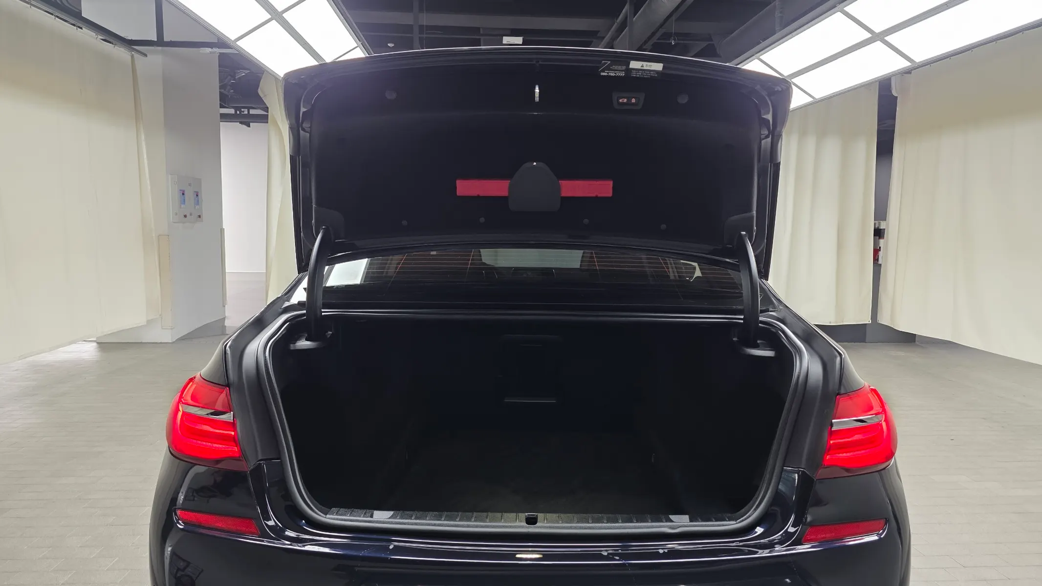 BMW 7 Series (G11) 740Li xDrive M 2017 20/21