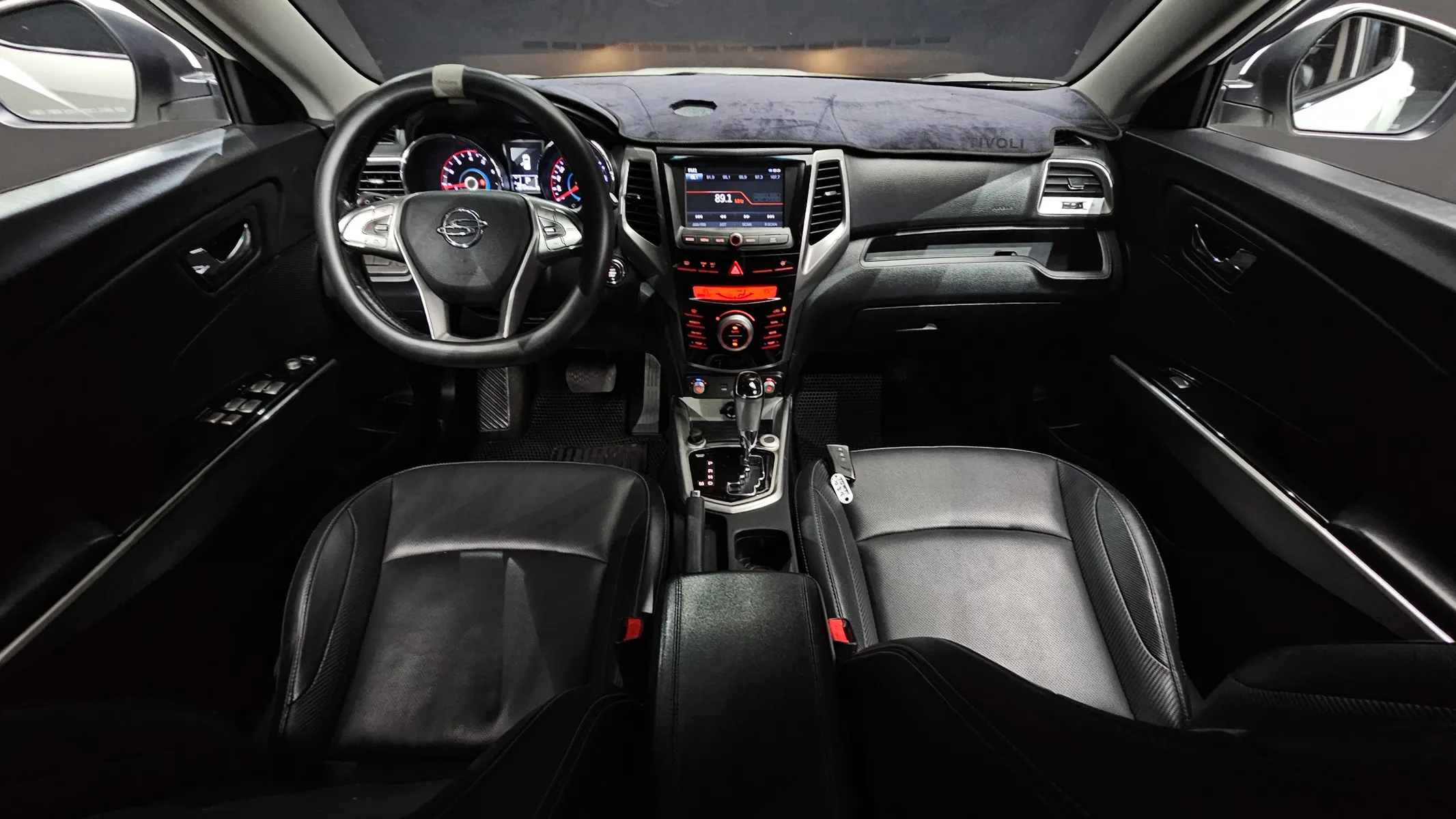 KG Mobility Tivoli LX 2WD 2015 4/5