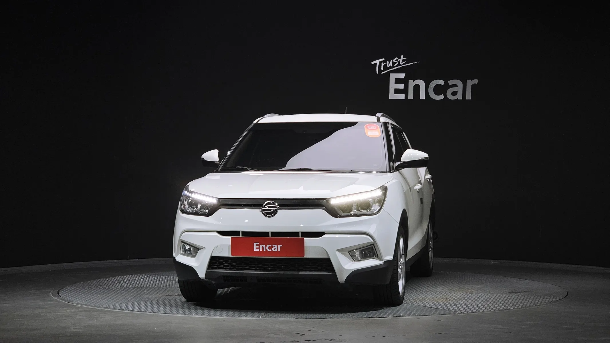 KG Mobility Tivoli LX 2WD 2015 2/5