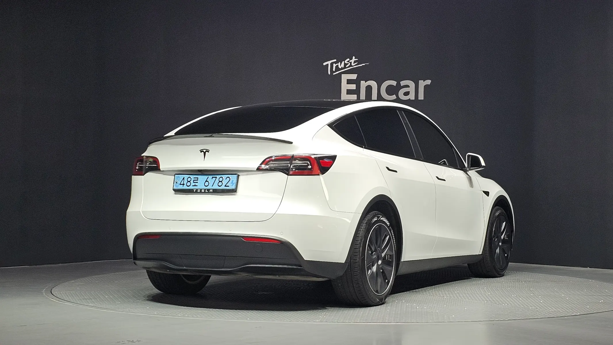 Tesla Y AWD 2021 2/34