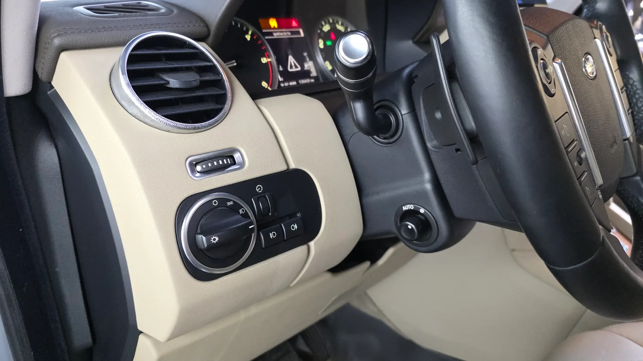 Land Rover 4 3.0 SDV6 HSE 2014 32/33