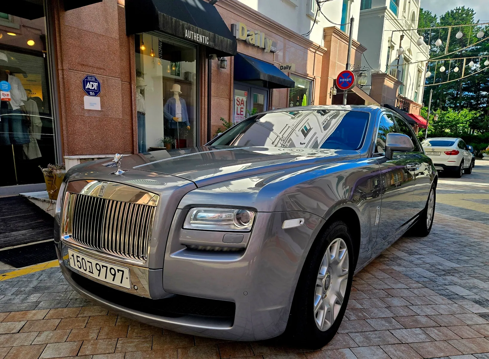 Rolls-Royce 고스트 6.6 V12 2014 2/5