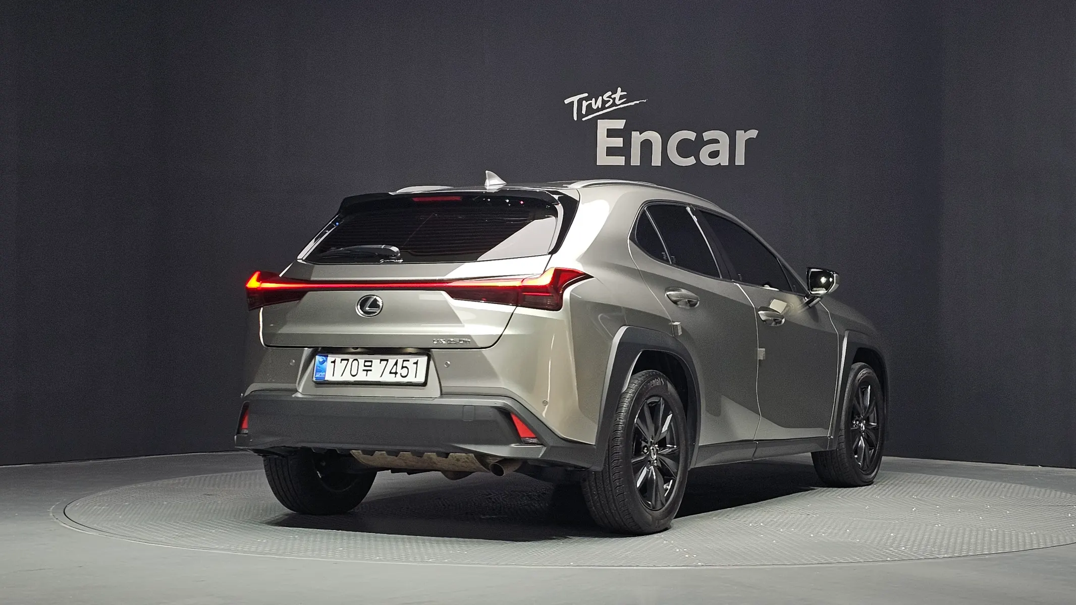 Lexus UX250h 2.0 2WD 2022 2/34