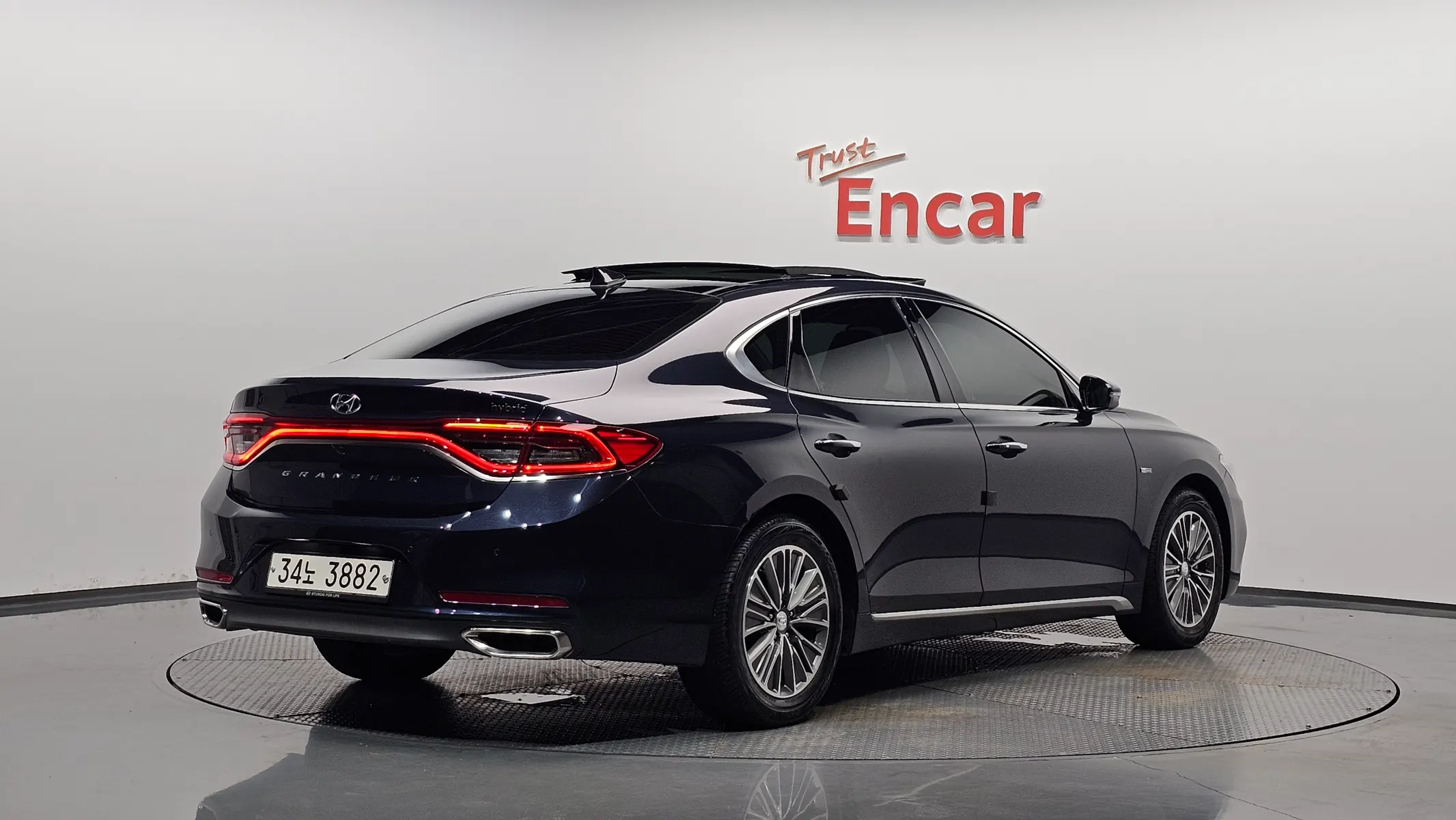 Hyundai IG 2018 2/36