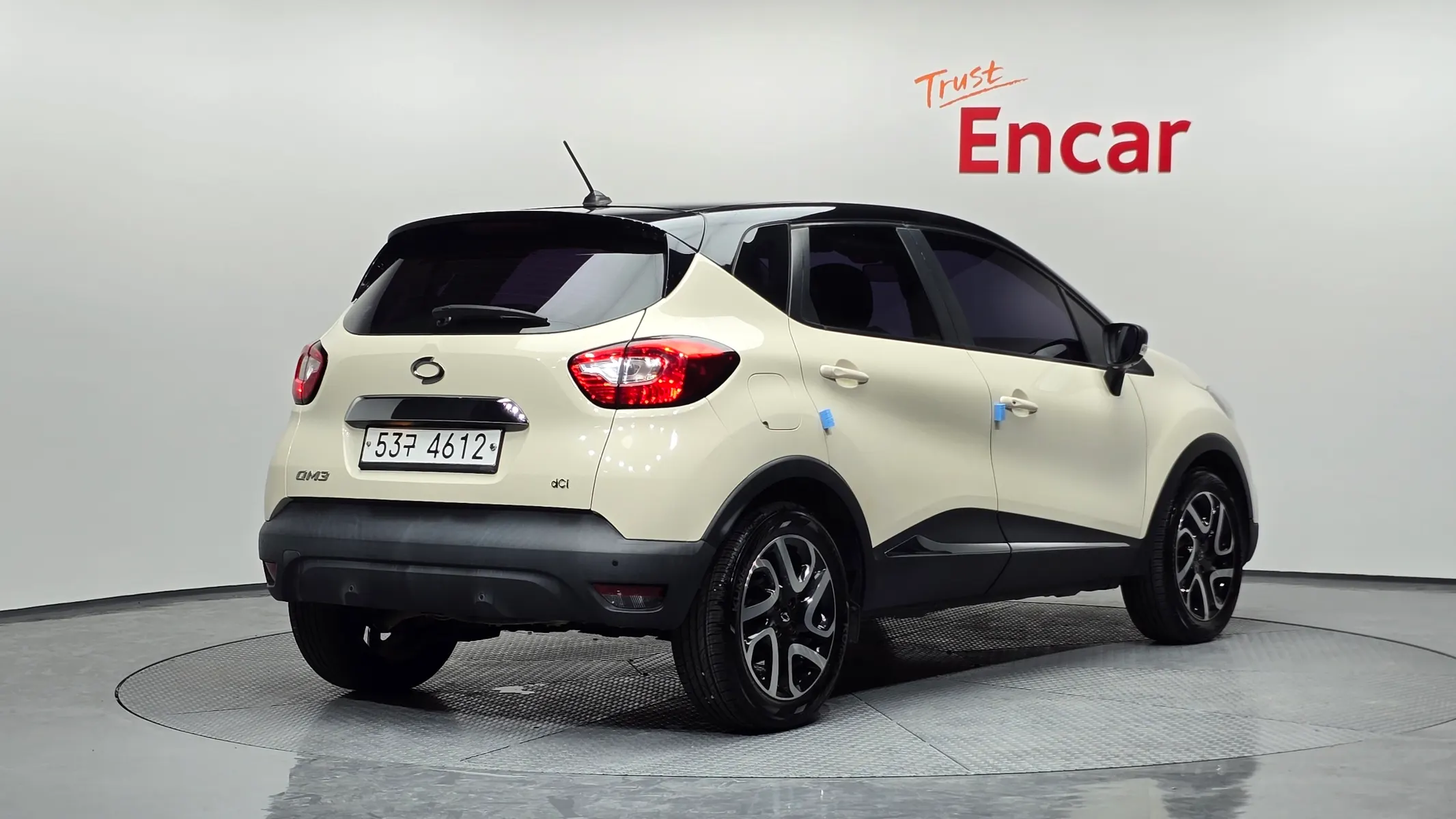 Renault Korea QM3 LE 2015 2/32