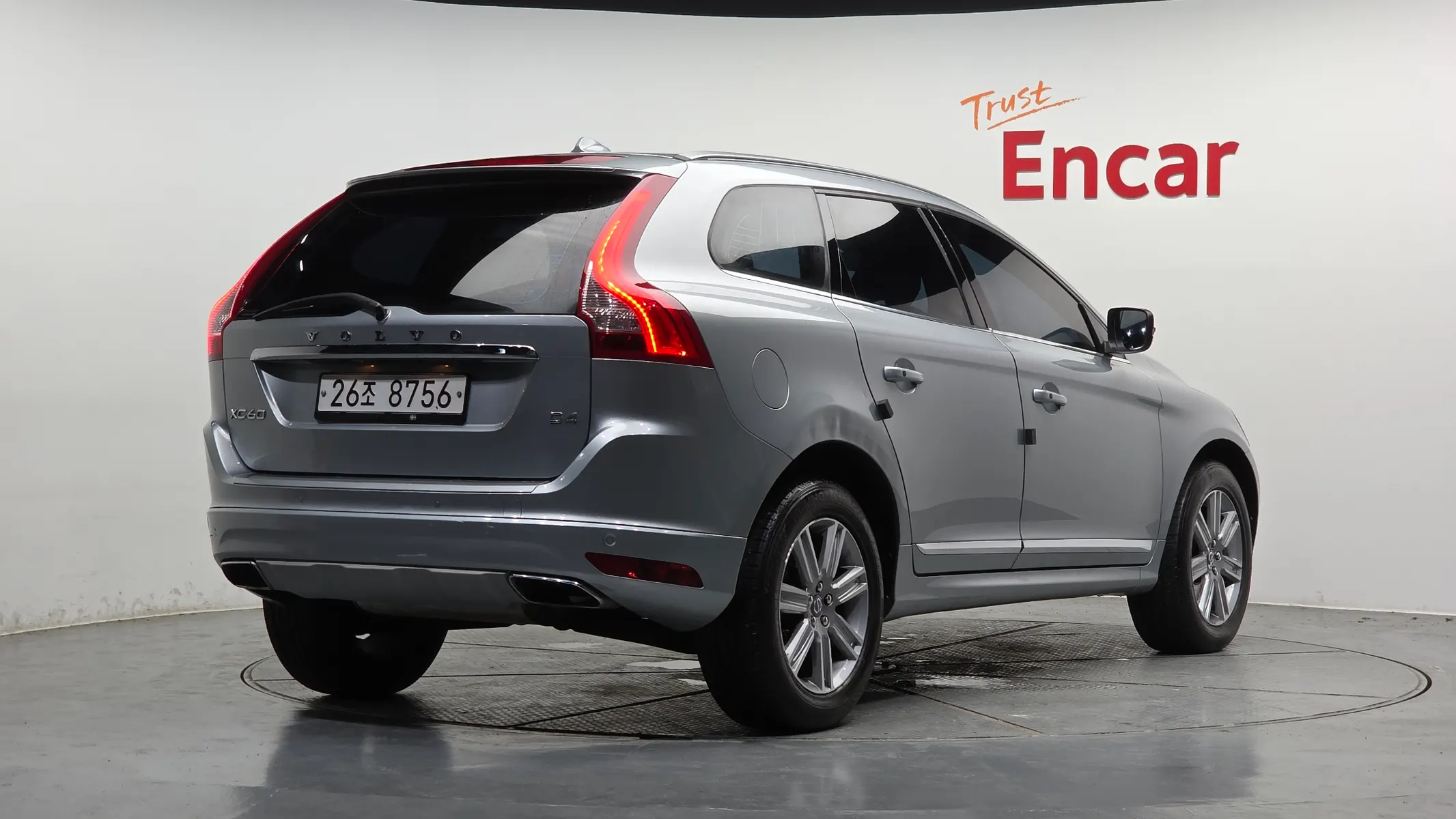 Volvo XC60 D4 2017 2/32