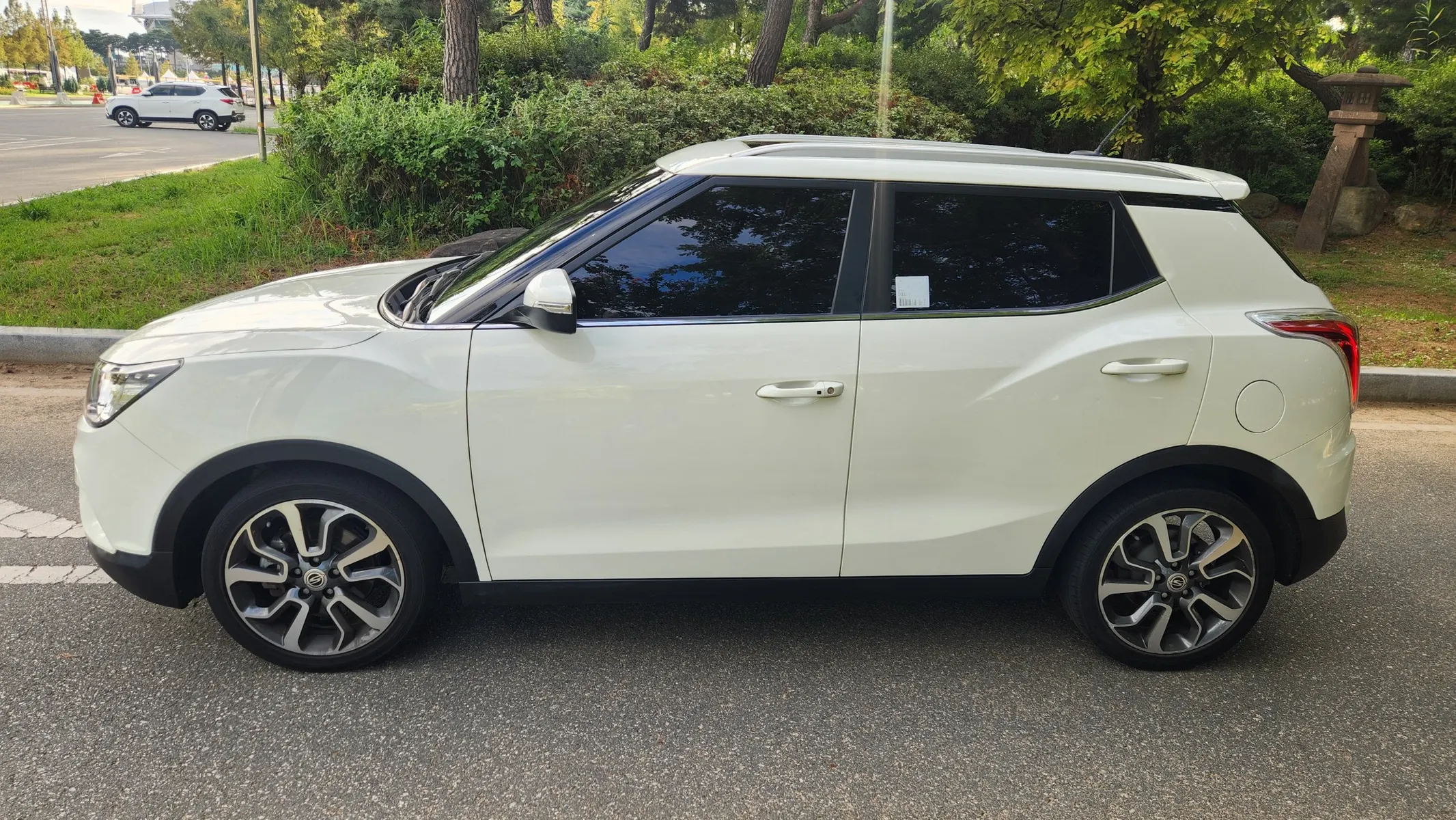KG Mobility Tivoli LX 2WD 2016 3/27