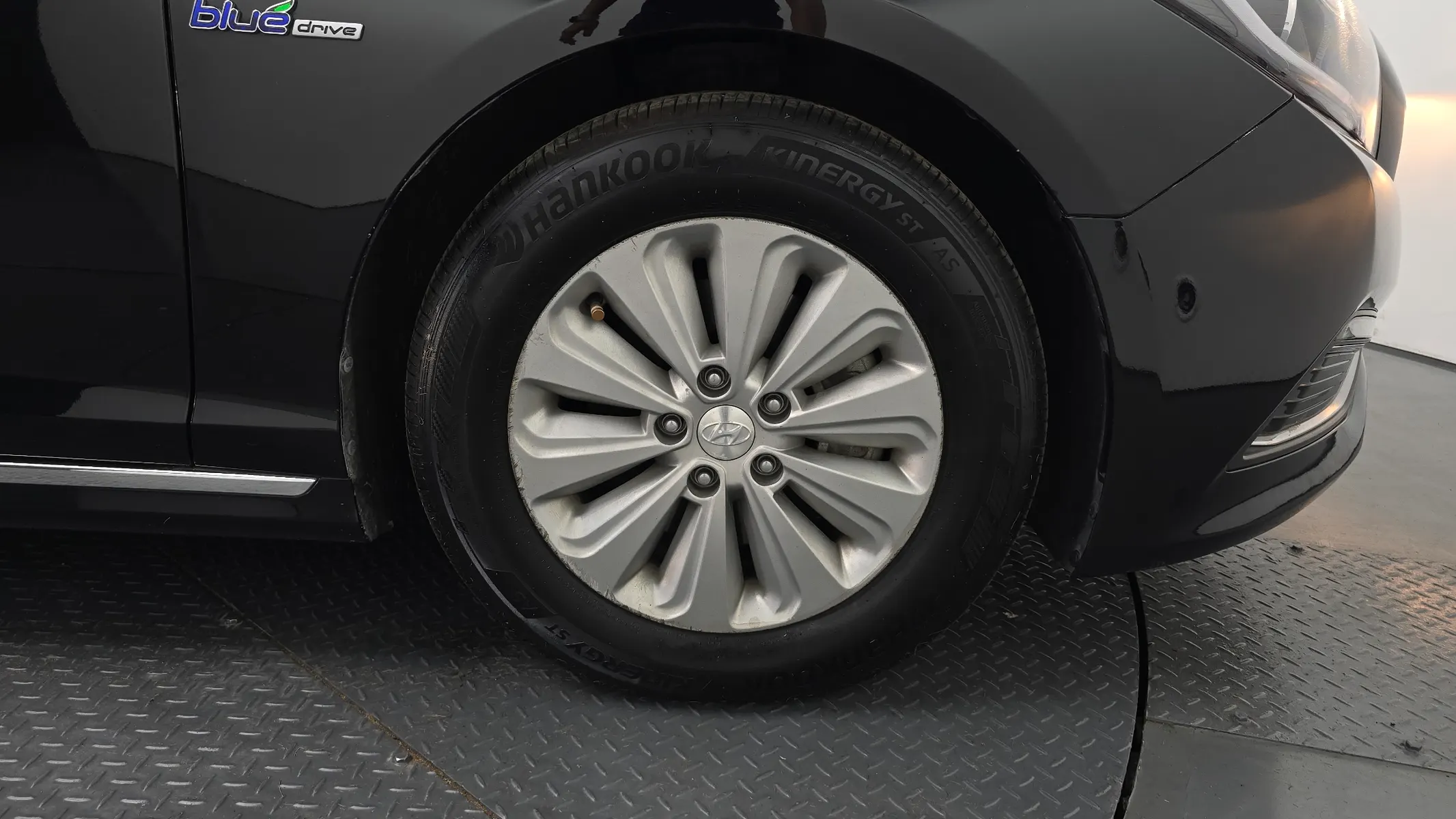 Hyundai LF 2.0 HEV 2015 30/31