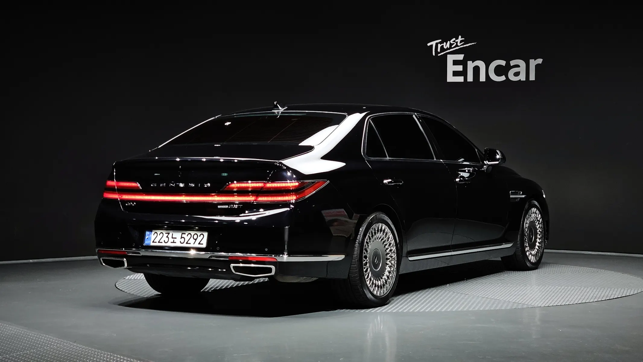 Genesis G90 3.3 T AWD 2019 2/35