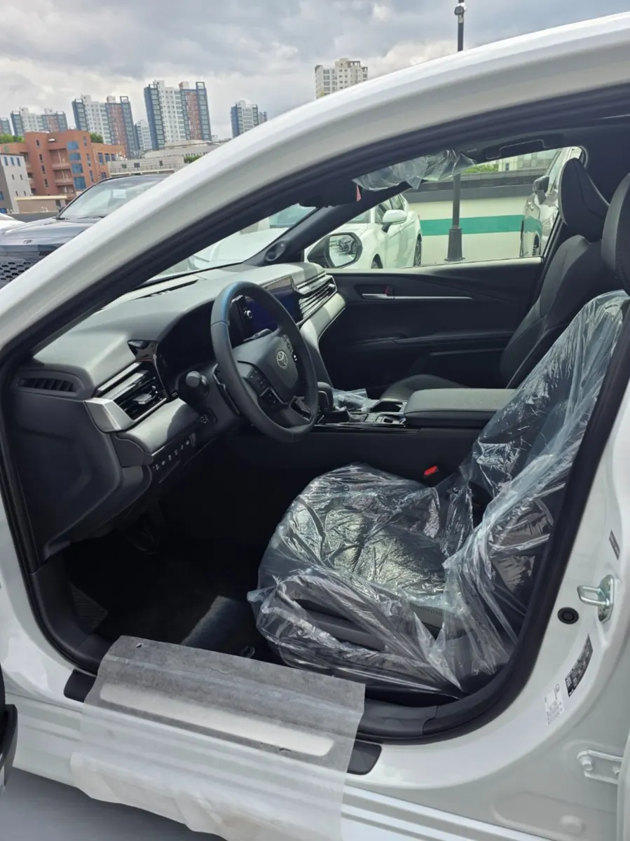 Toyota (XV80) 2.5 XLE 2026 16/17