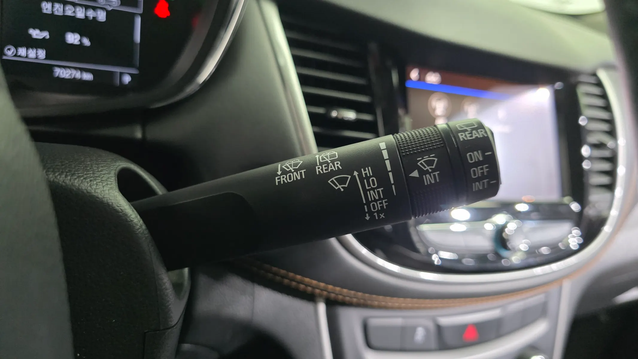 Chevrolet 트랙스 1.4 LT 2020 35/36