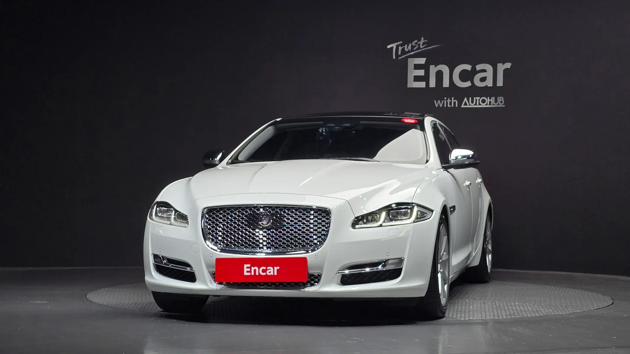 Jaguar All New XJ 3.0D LWB 2018 3/36