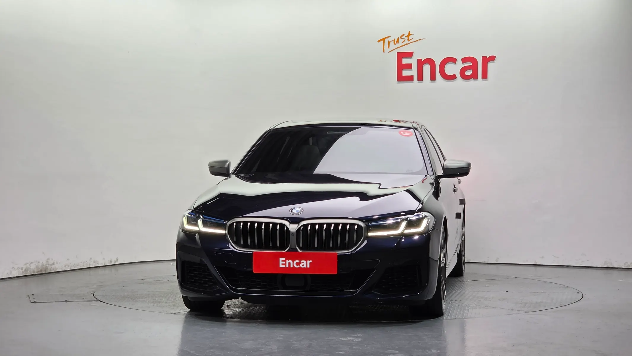 BMW 5 Series (G30) M550i xDrive 2020 3/36