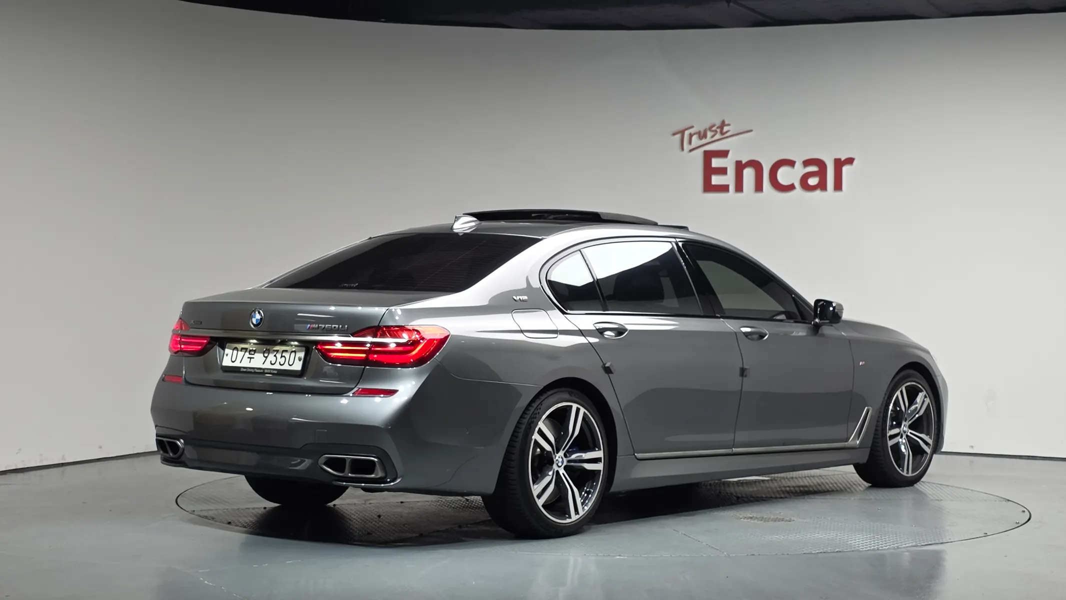 BMW 7 Series (G11) M760Li xDrive 2017 2/45