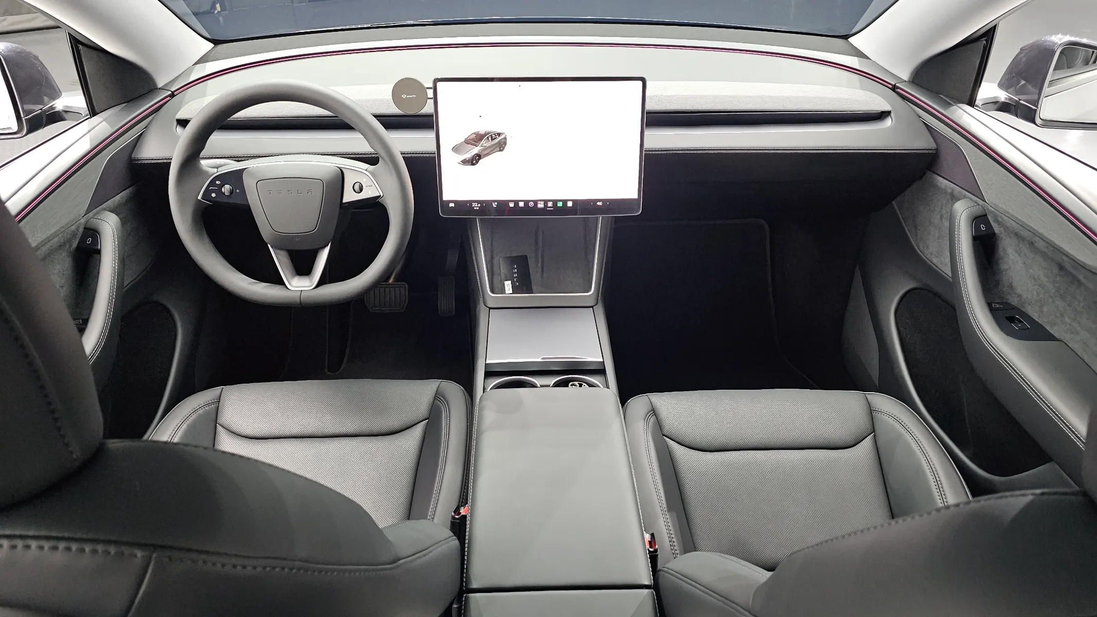 Tesla Y AWD 2025 4/5