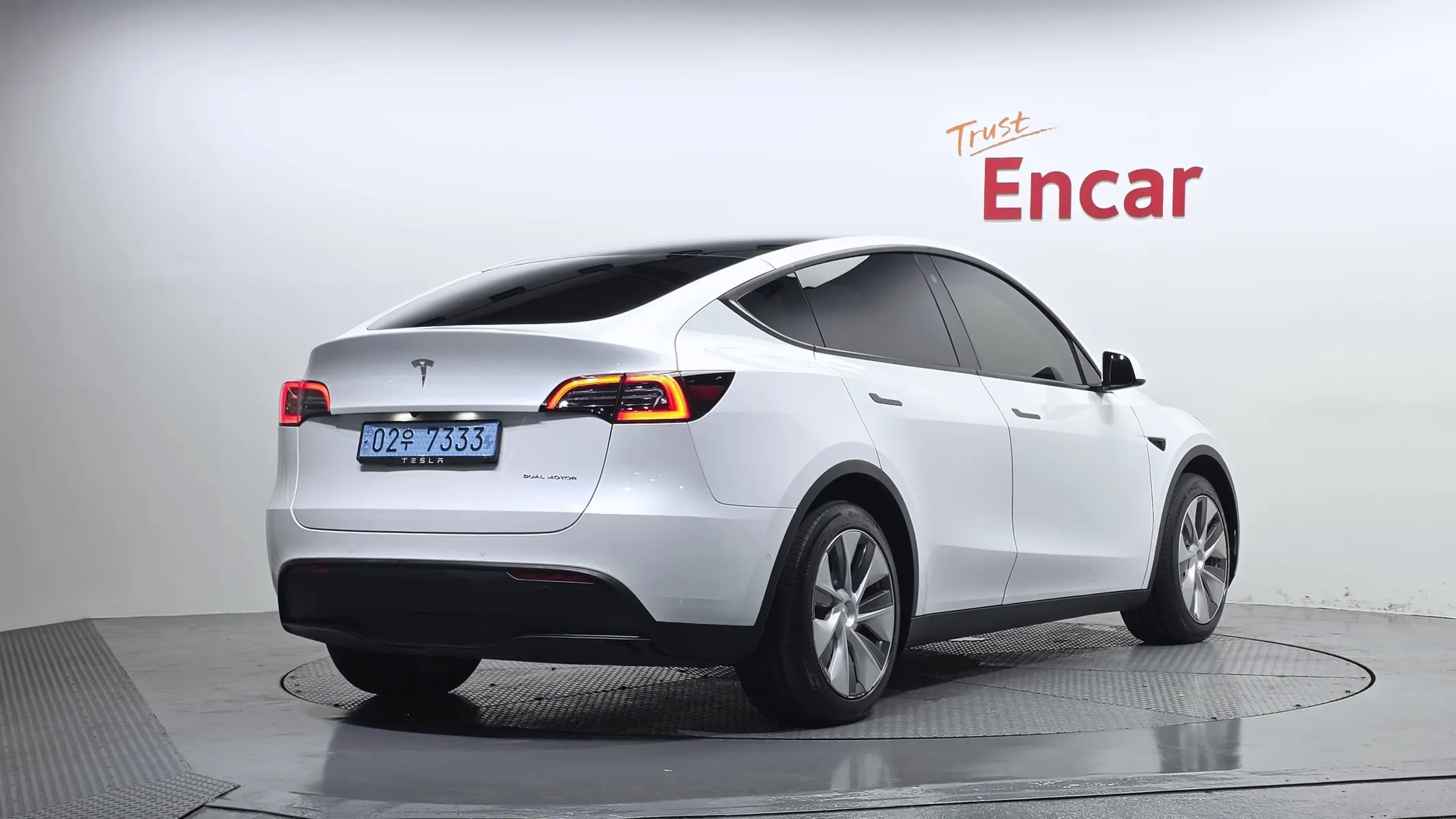 Tesla Y AWD 2022 2/34