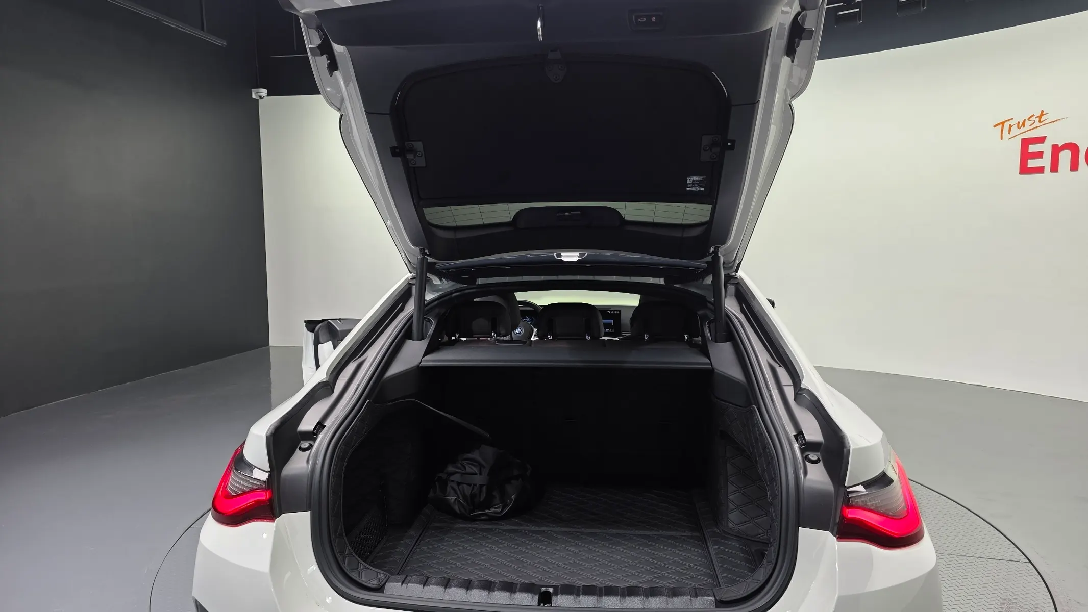 BMW i4 eDrive40 M 2024 33/34