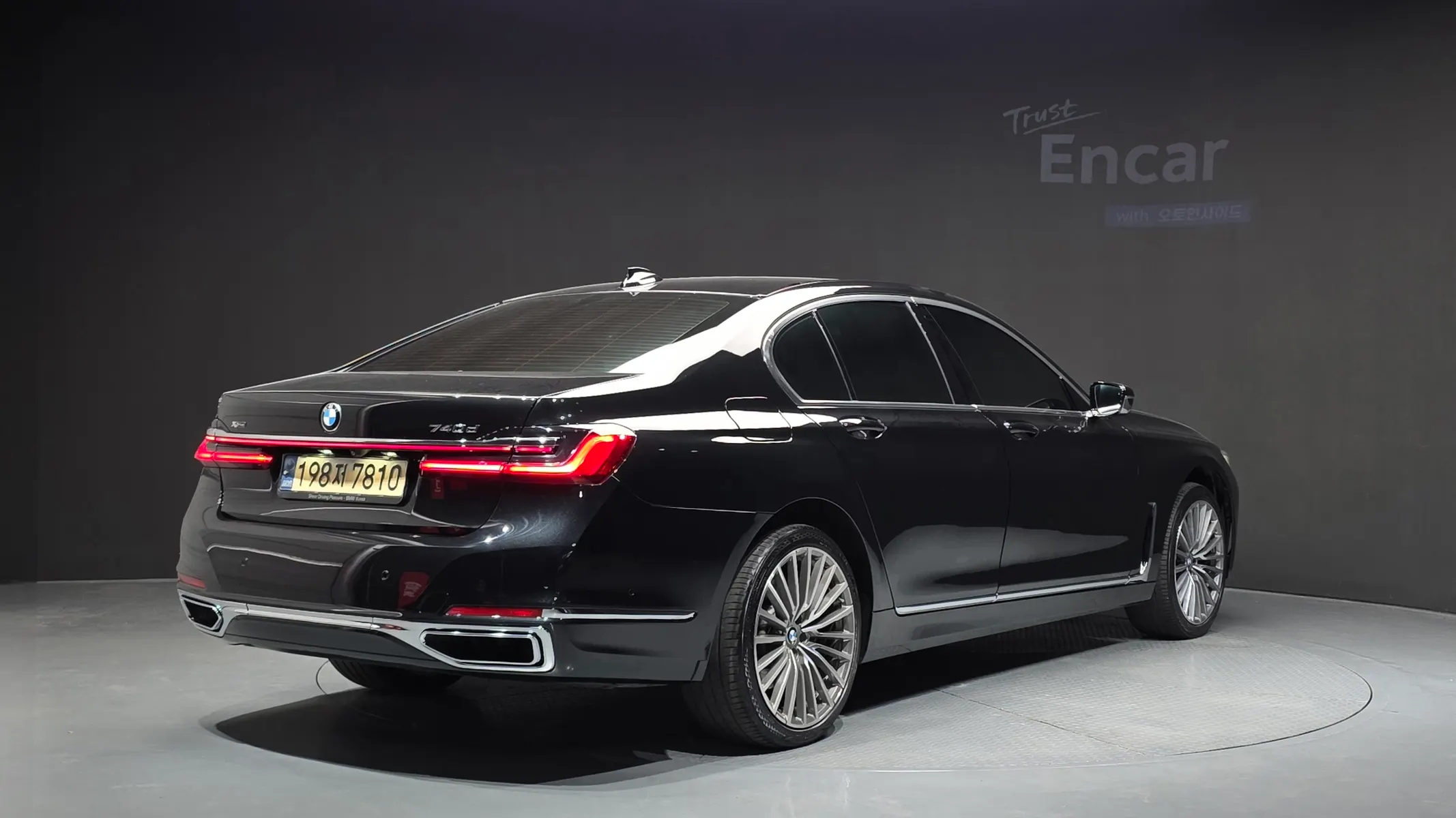 BMW 7 Series (G11) 740d xDrive 2021 2/36