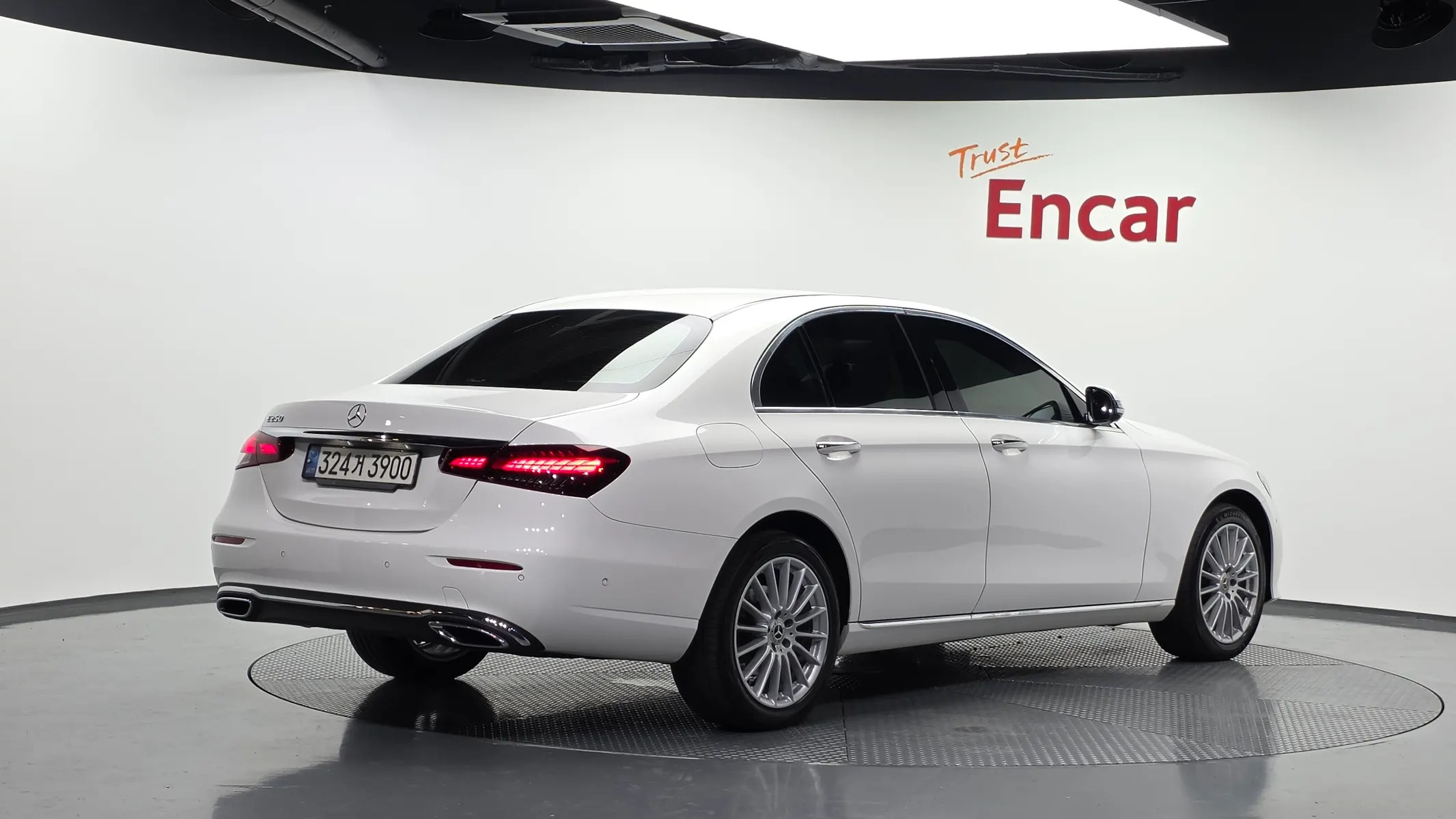 Mercedes-Benz E-Class W213 E250 2021 2/41