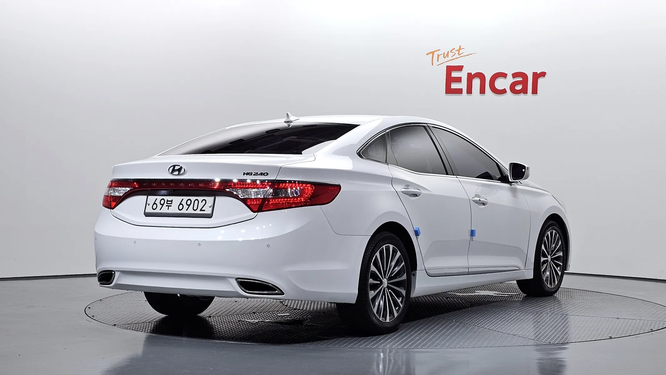 Hyundai Grandeur HG HG240 2014 2/32
