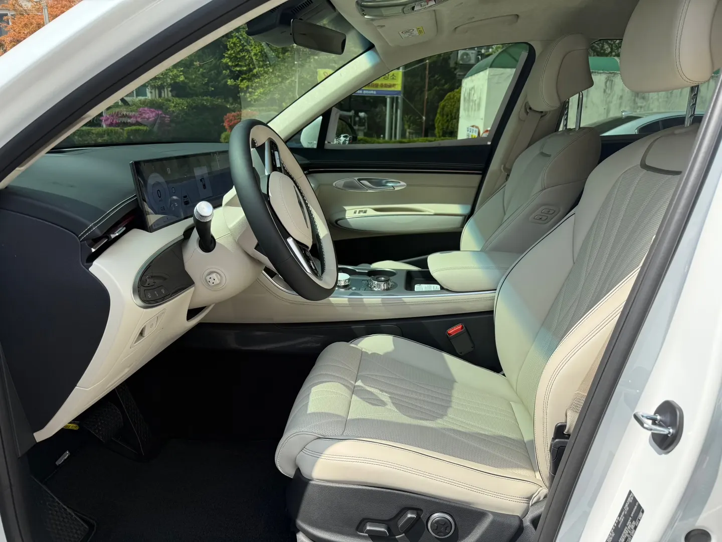 Genesis GV70 2.5T 2WD 2026 14/15
