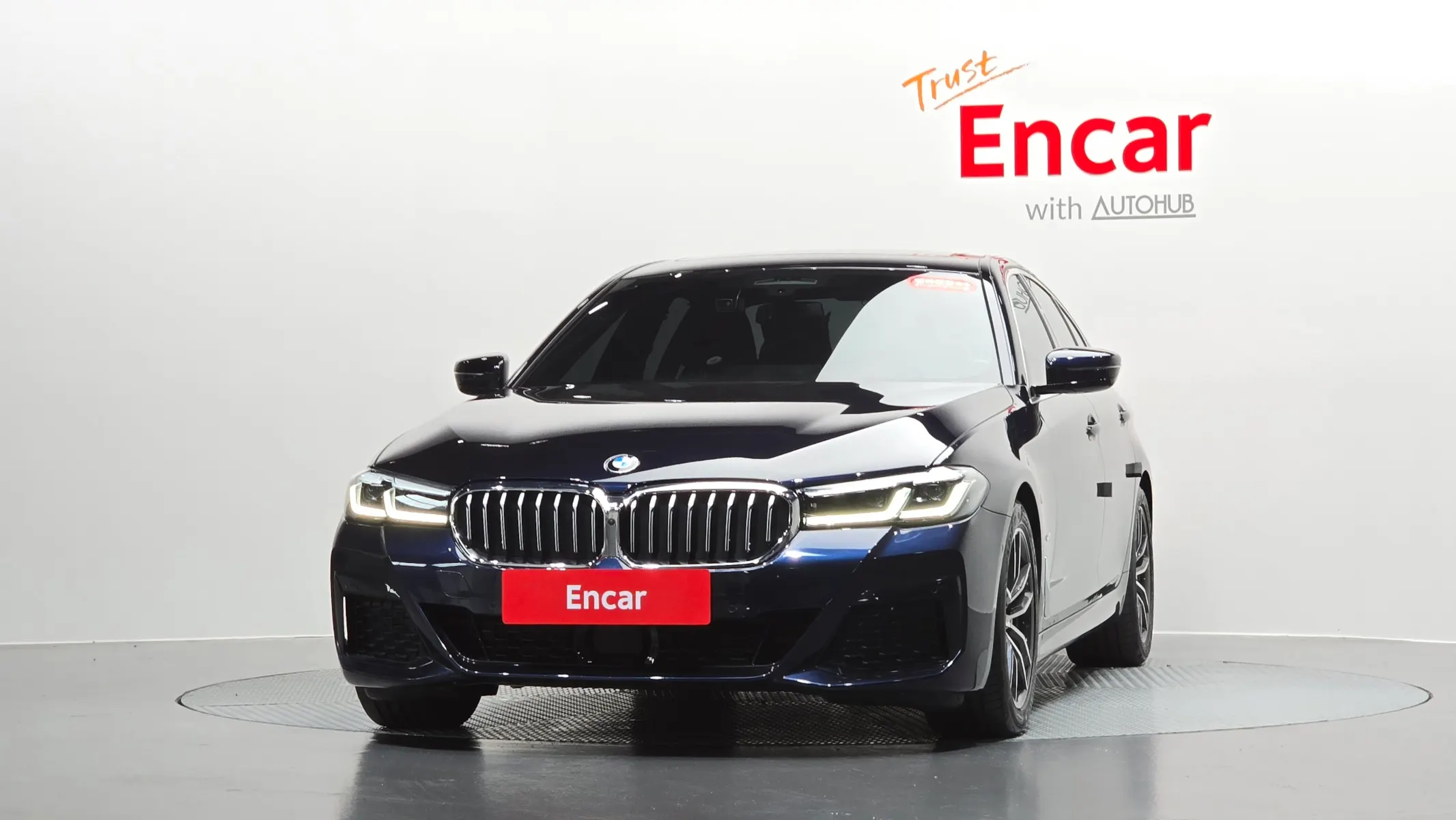BMW 5 Series (G30) 520i M 2023 2/34