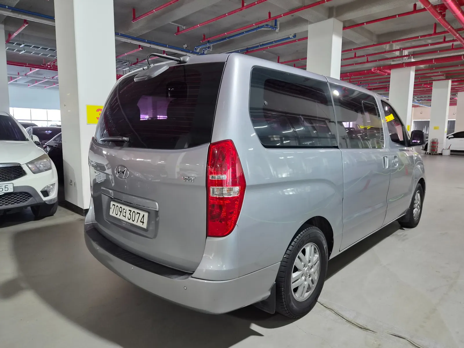 Hyundai Grand Starex 12 2016 2/21