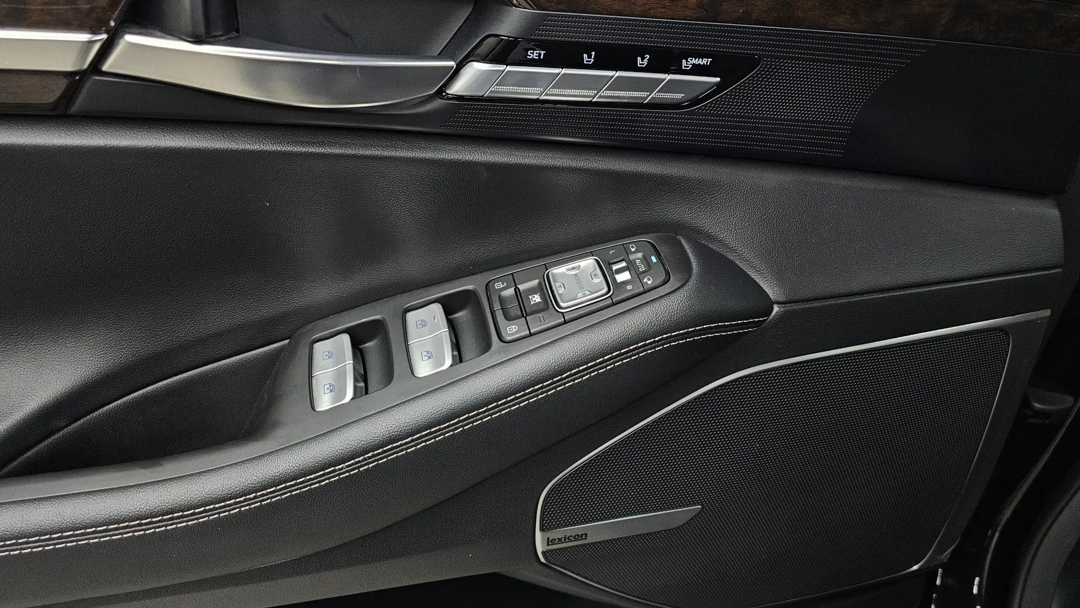 Genesis G90 3.8 2019 30/31