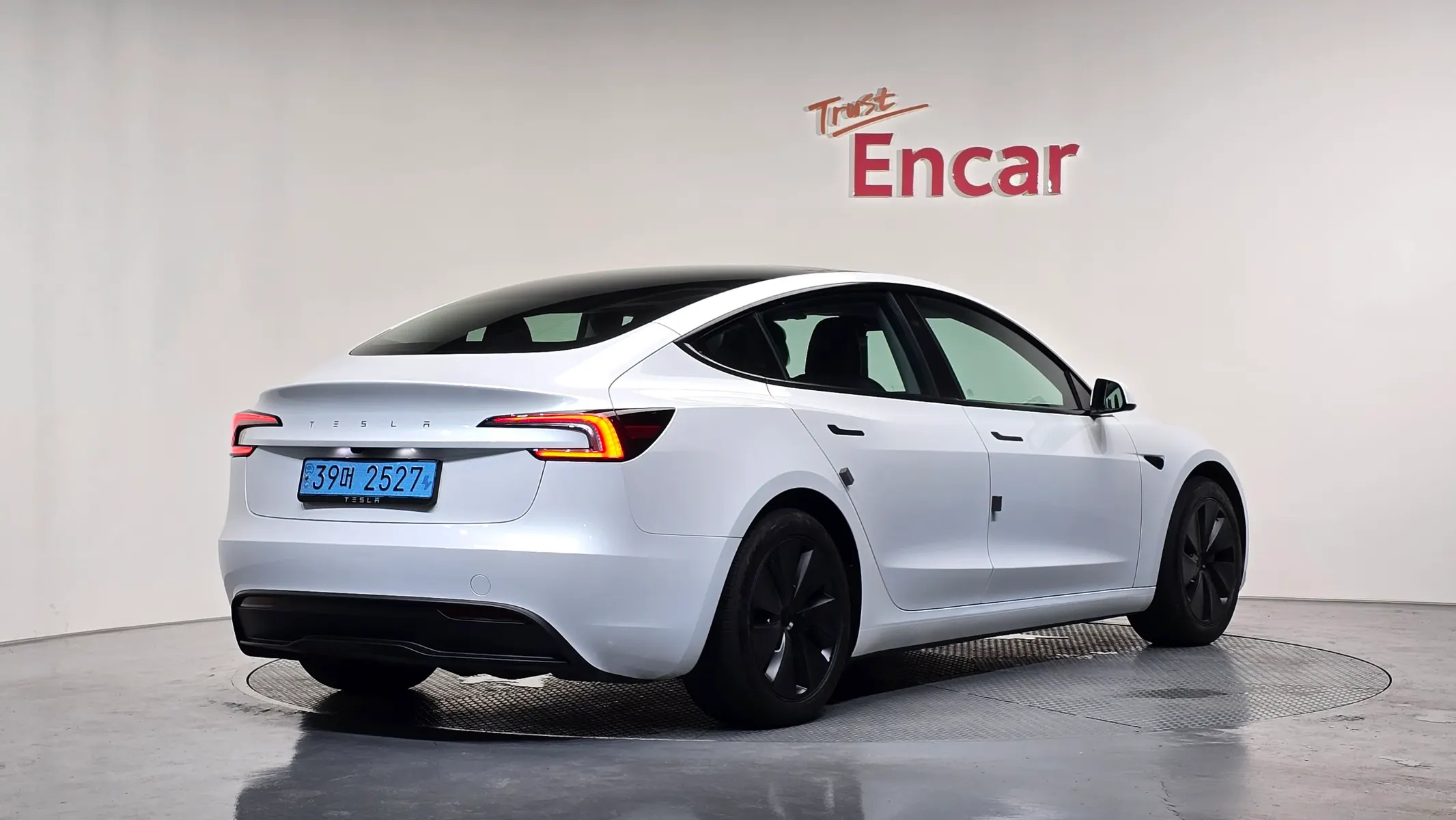 Tesla 3 RWD 2024 2/35
