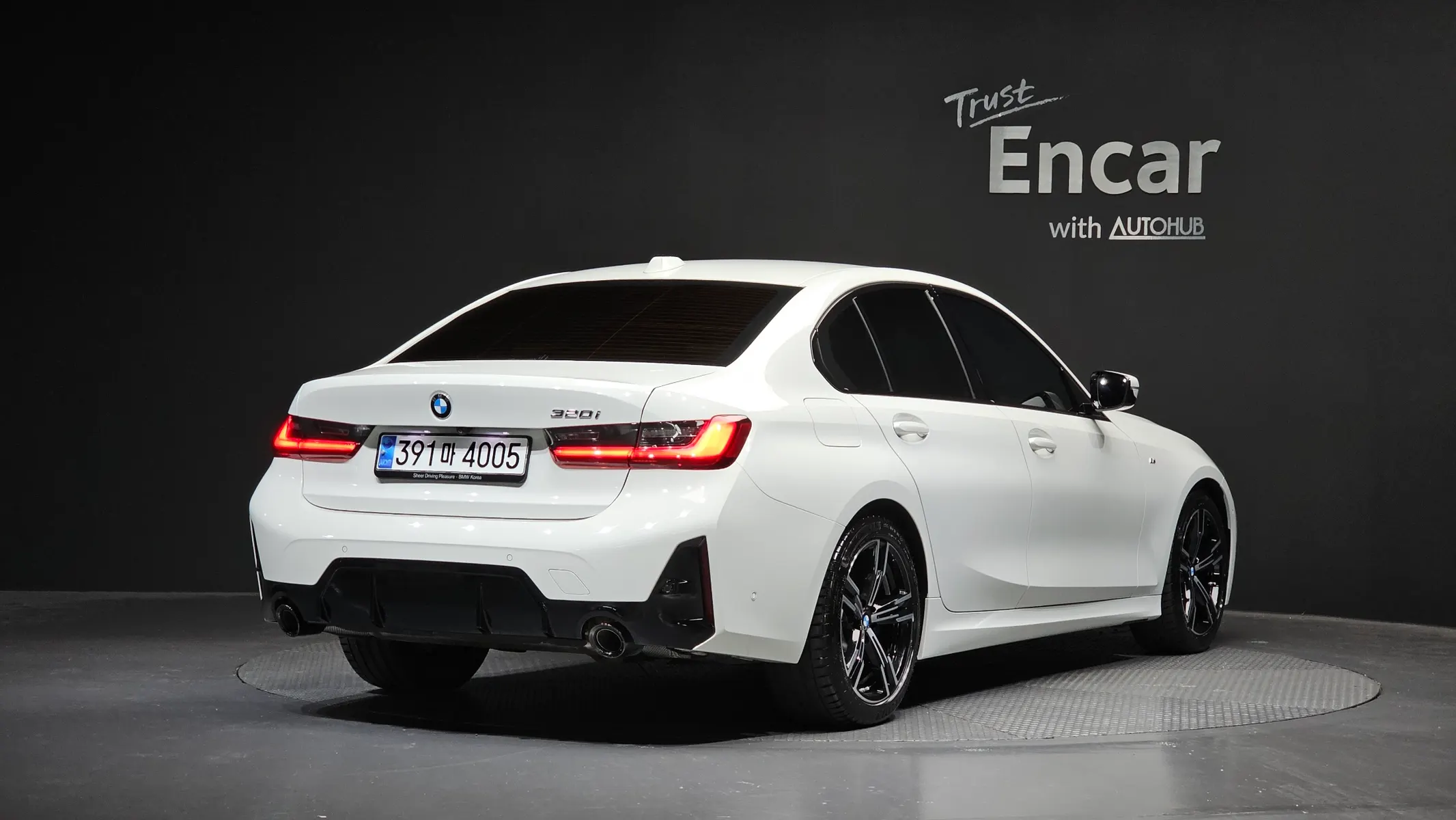 BMW 3 Series (G20) 320i M 2023 2/34