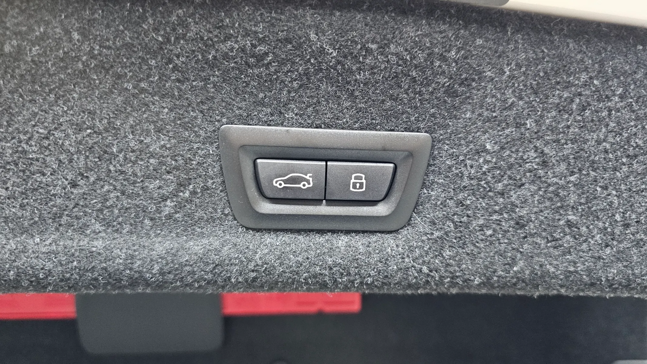 BMW 3 Series (G20) 320i M 2023 33/34