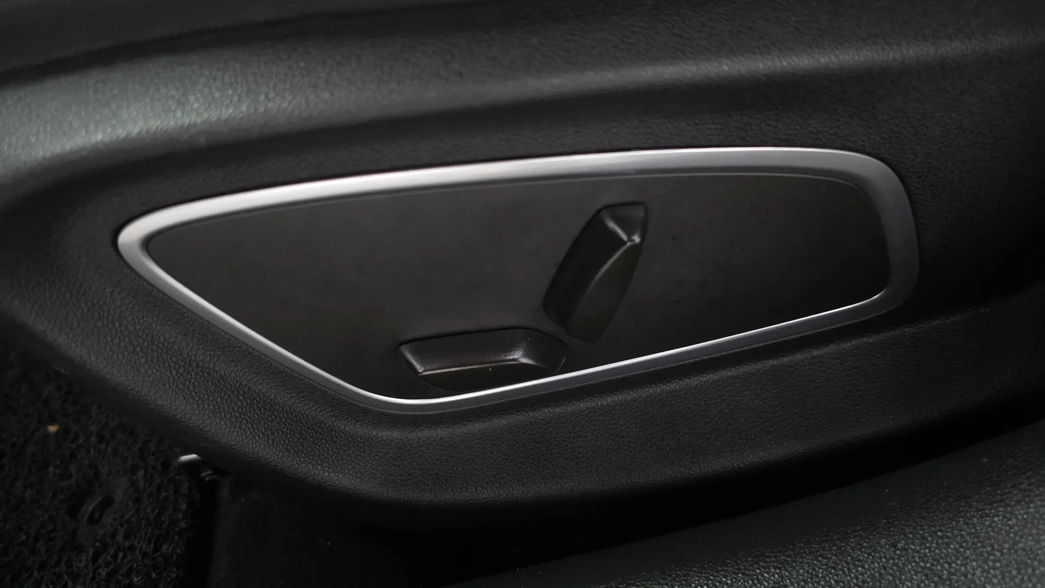 Renault Korea SM6 2.0 LPe SE () 2018 30/31