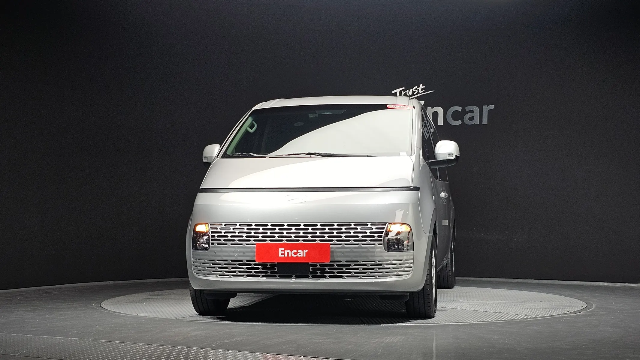 Hyundai Staria HEV 1.6 11 2024 2/5