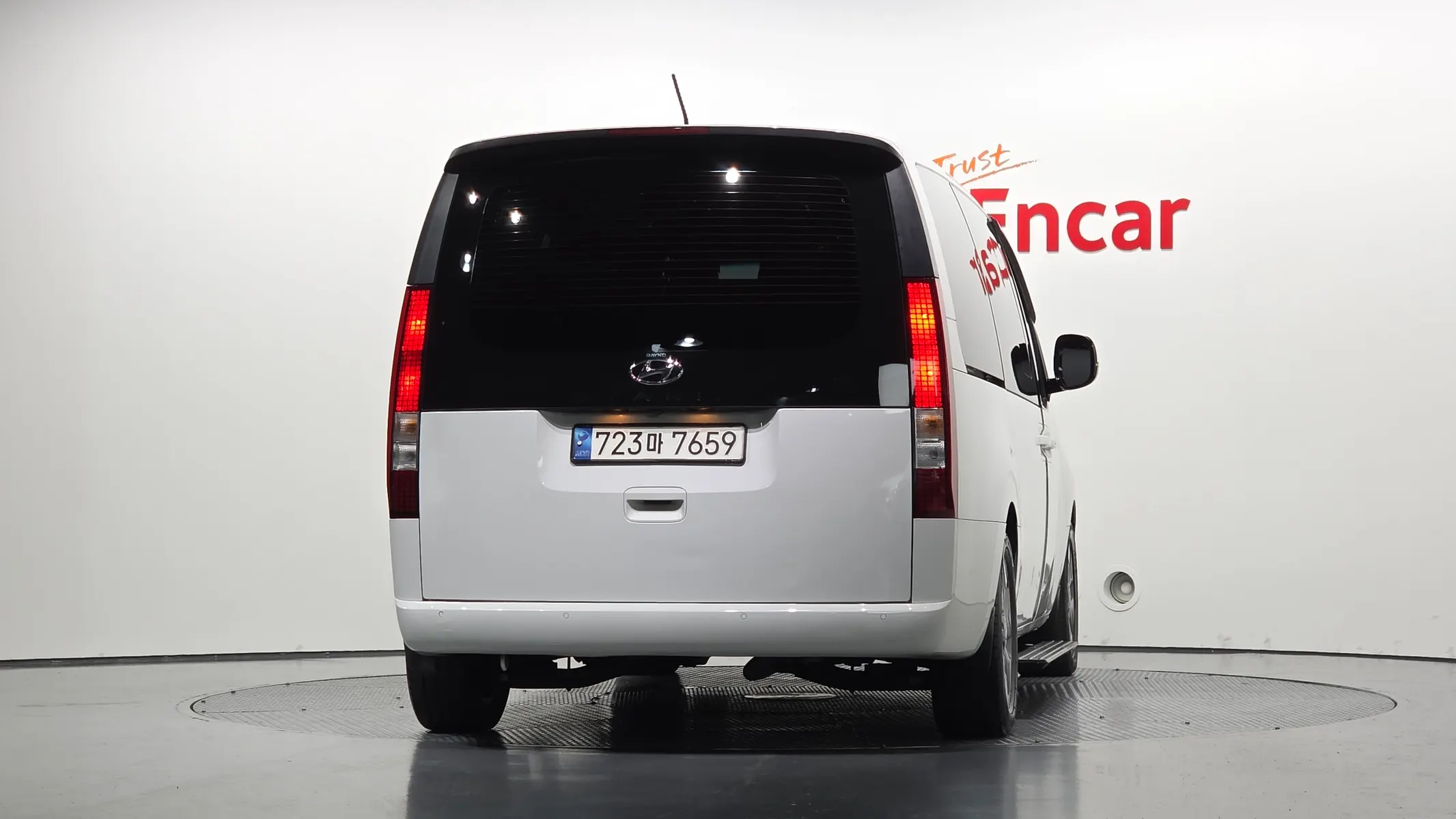 Hyundai Staria 11 2023 3/5
