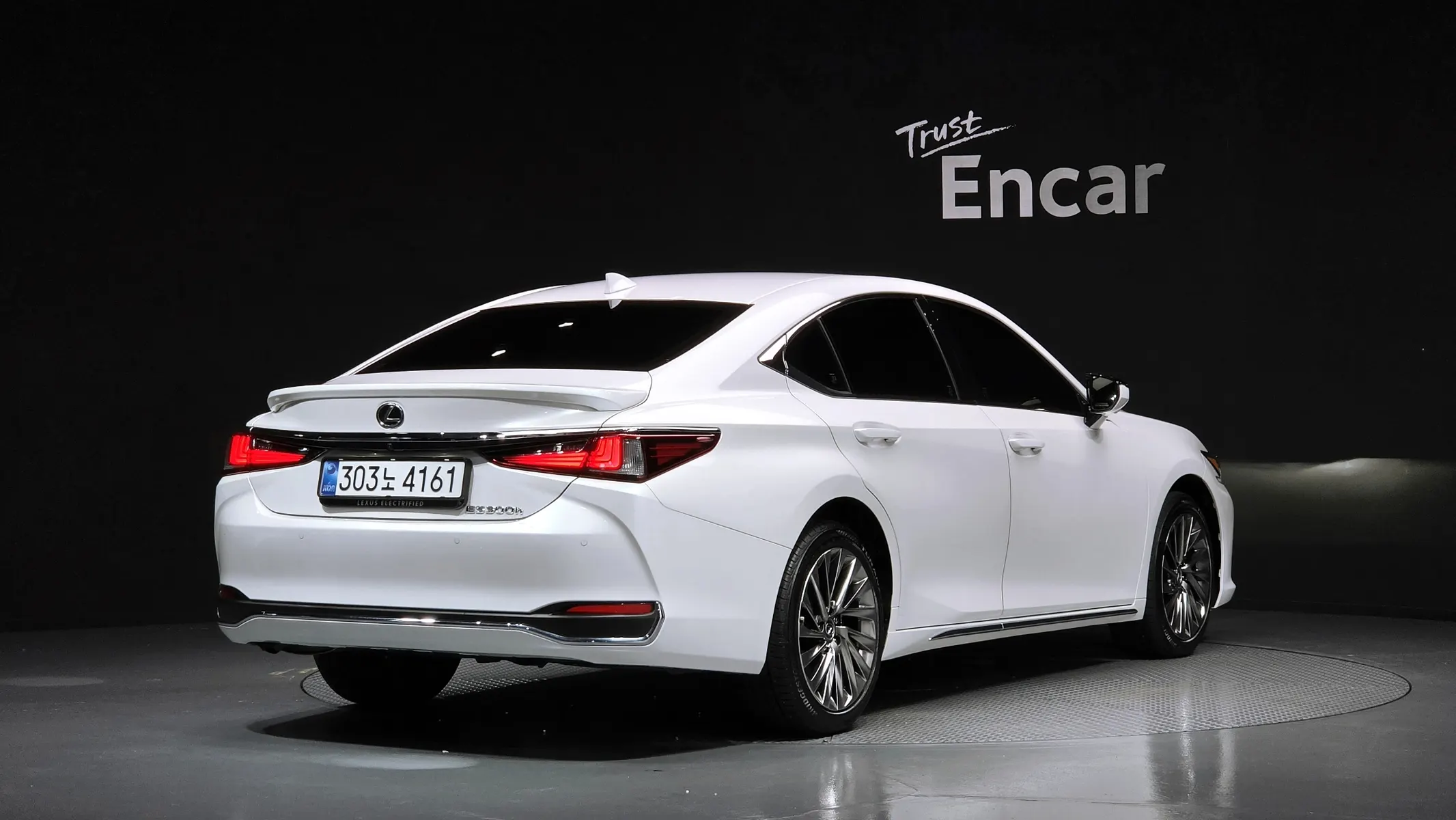 Lexus ES300h 7 2026 2/31