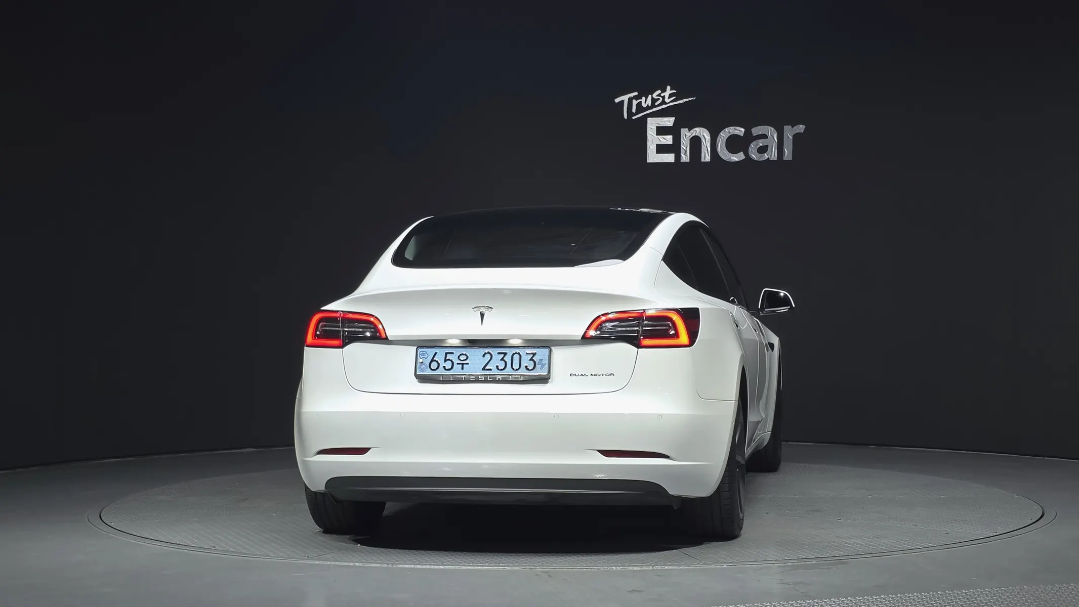 Tesla 3 AWD 2021 3/5