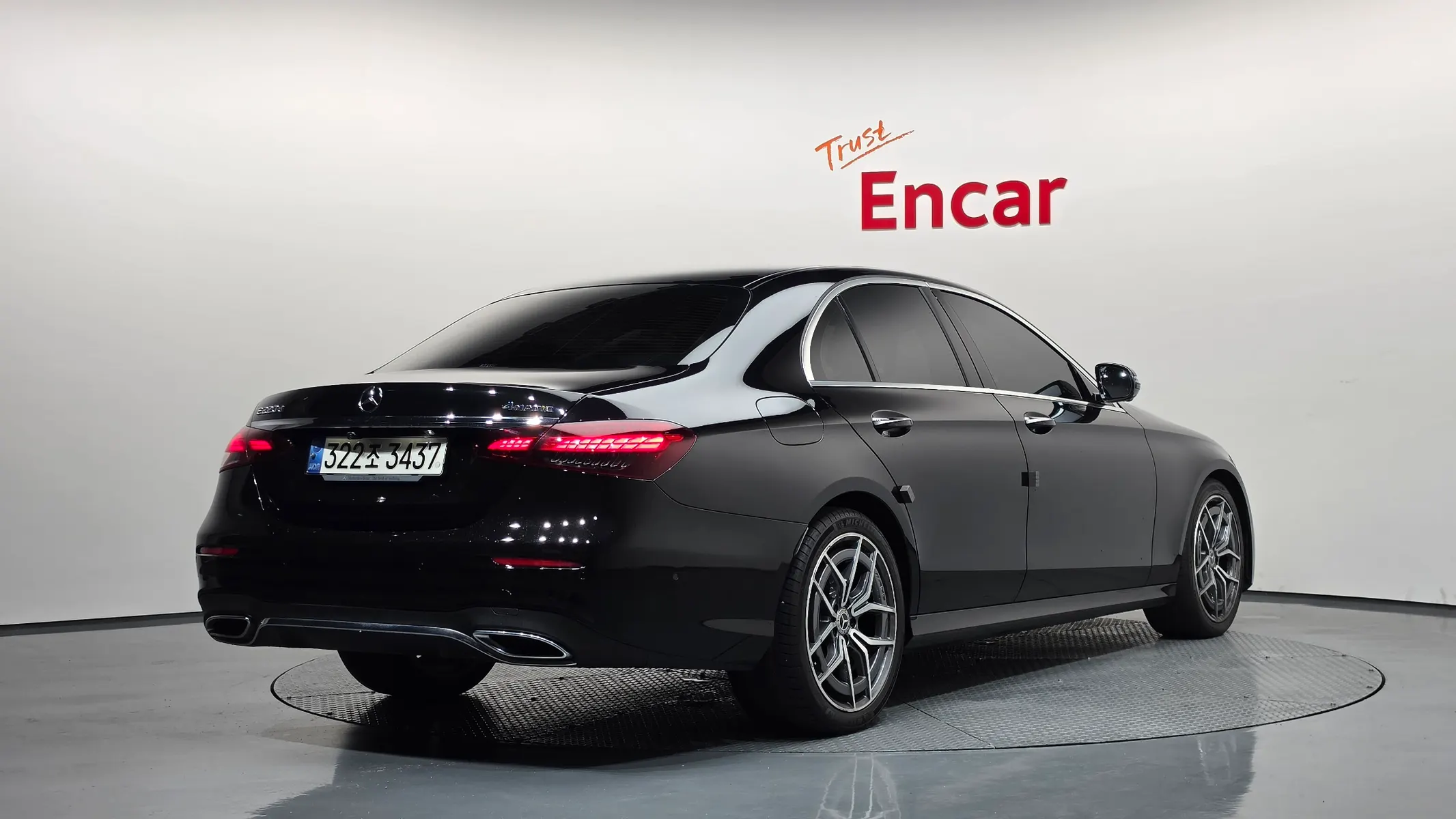 Mercedes-Benz E-Class W213 E220d 4MATIC AMG Line 2021 2/21