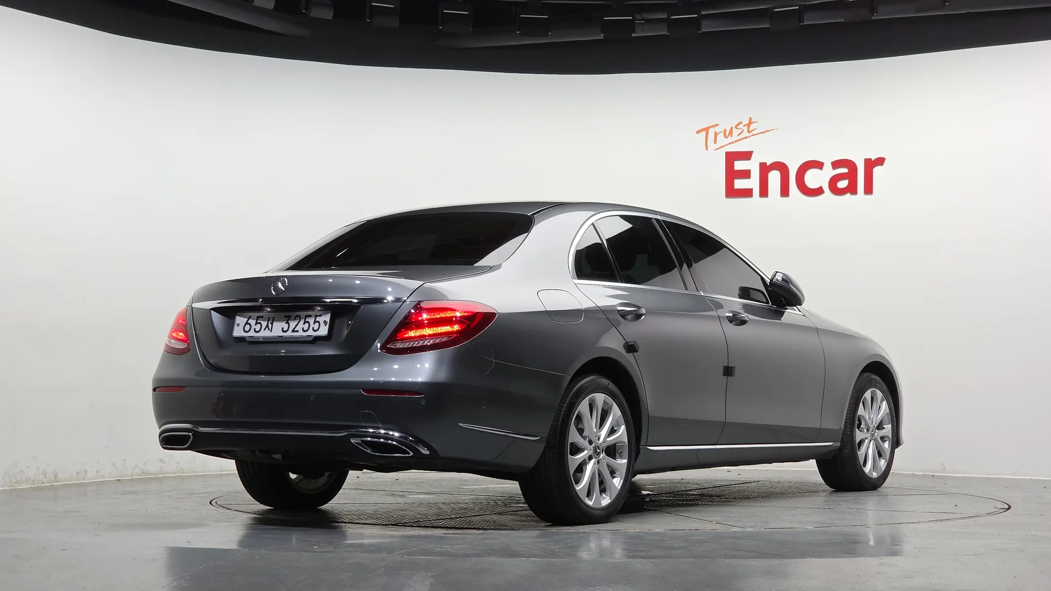 Mercedes-Benz E-Class W213 E220d 4MATIC 2018 2/34